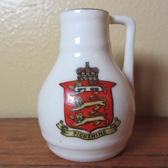 W.H. Goss crested heraldry china vintage Pickering (GC066 Grace) - Picture 1 of 8